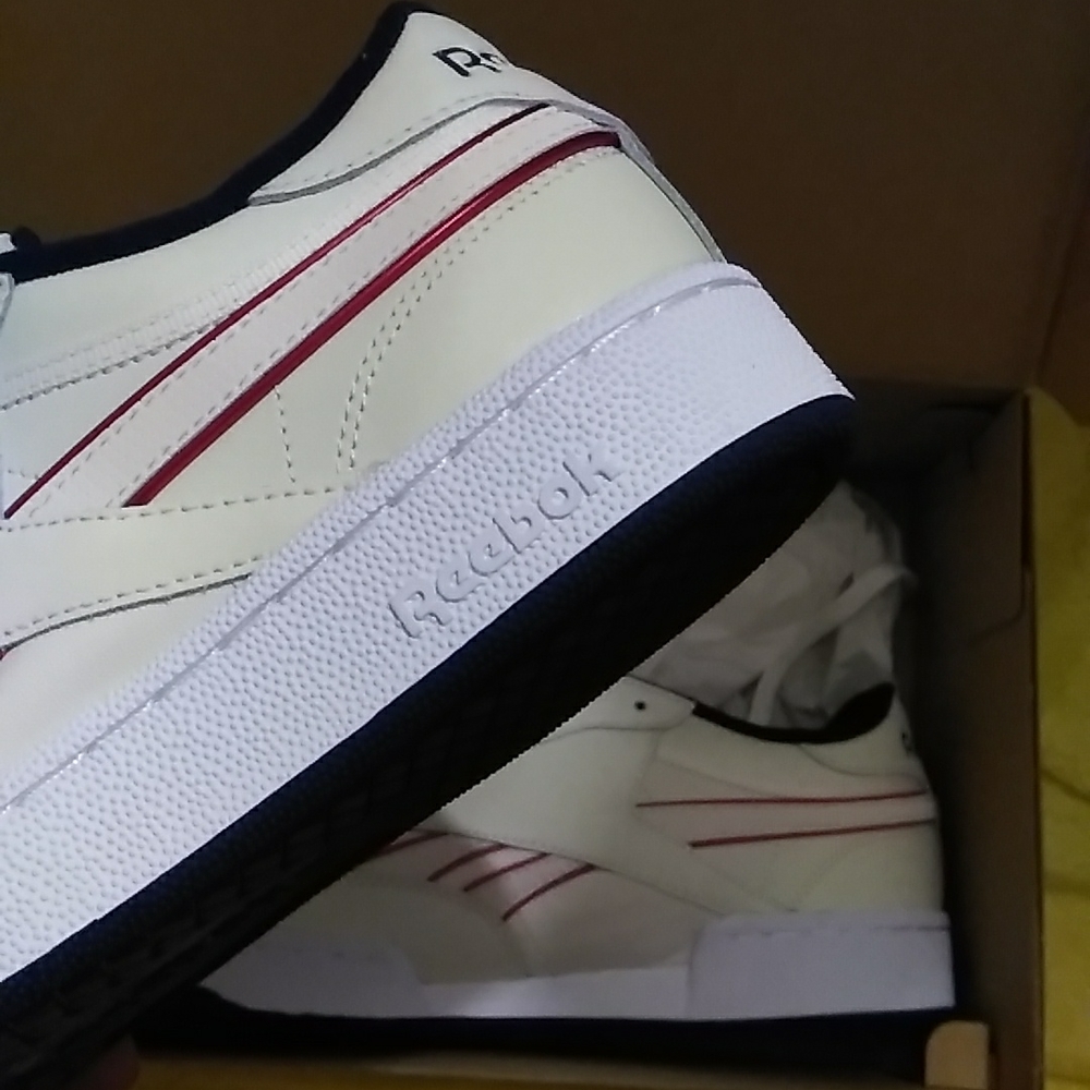 Reebok - Picture 5 of 10